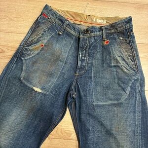 NEW Rogan Men’s Medium Wash Funnel Faded Distressed Jean Button Fly Size 30